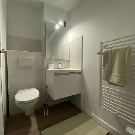 4 Pers Renove A 2 Pas De La Plage, Balcon Et Parking Prive, Centre - Fr-1-539-56 Apartman